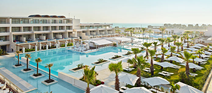 Børnevenlige hoteller hos Spies - hotel Avra Imperial Beach Resort &amp; Spa.