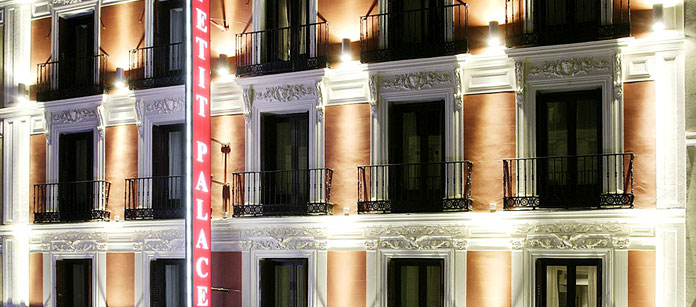 Hotel Petit Palace Arenal – bestil det hos Spies.