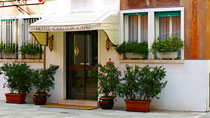 Hotel Hotel Capri Carlton – bestil nemt og bekvemt hos Spies