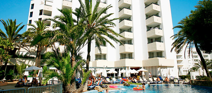 Hotel Bahia Grande - familiehotel med gode børnerabatter.