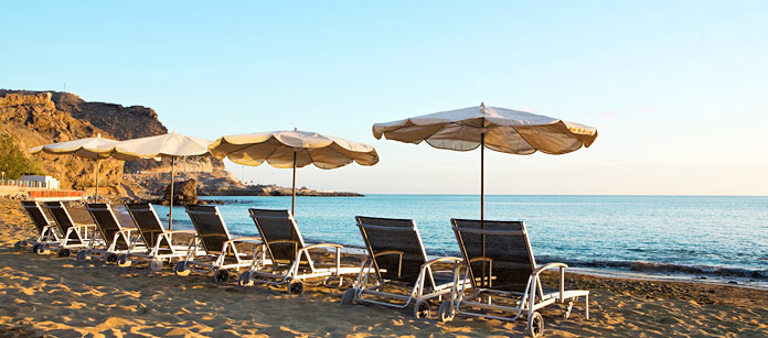 Rejser til Playa del Cura. Bestil rejser til  Playa del Cura hos Spies